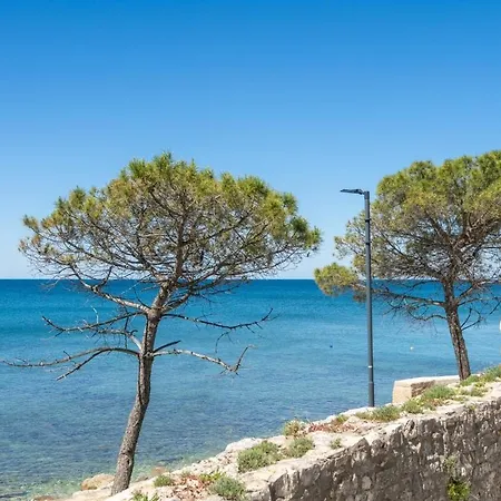 Apartment Levant By Briskva