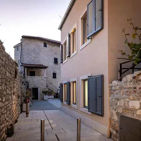 Levant By Briskva Daire *